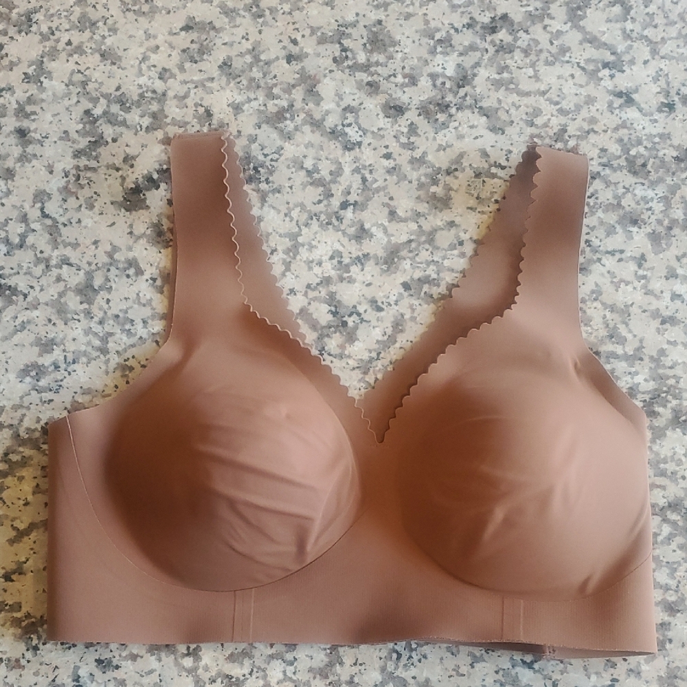 Seamless Brown Wireless Bra - Picture 4 of 5